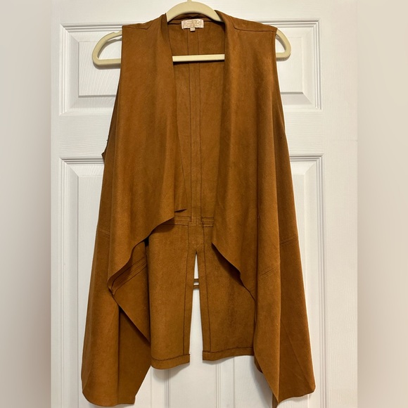 Mud Pie Jackets & Blazers - Mudpie micro suede vest!
